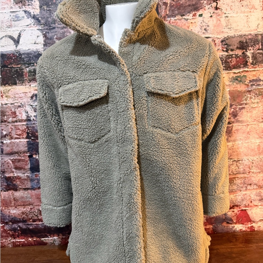 New UGG Cozy Sherpa Jacket in Gray